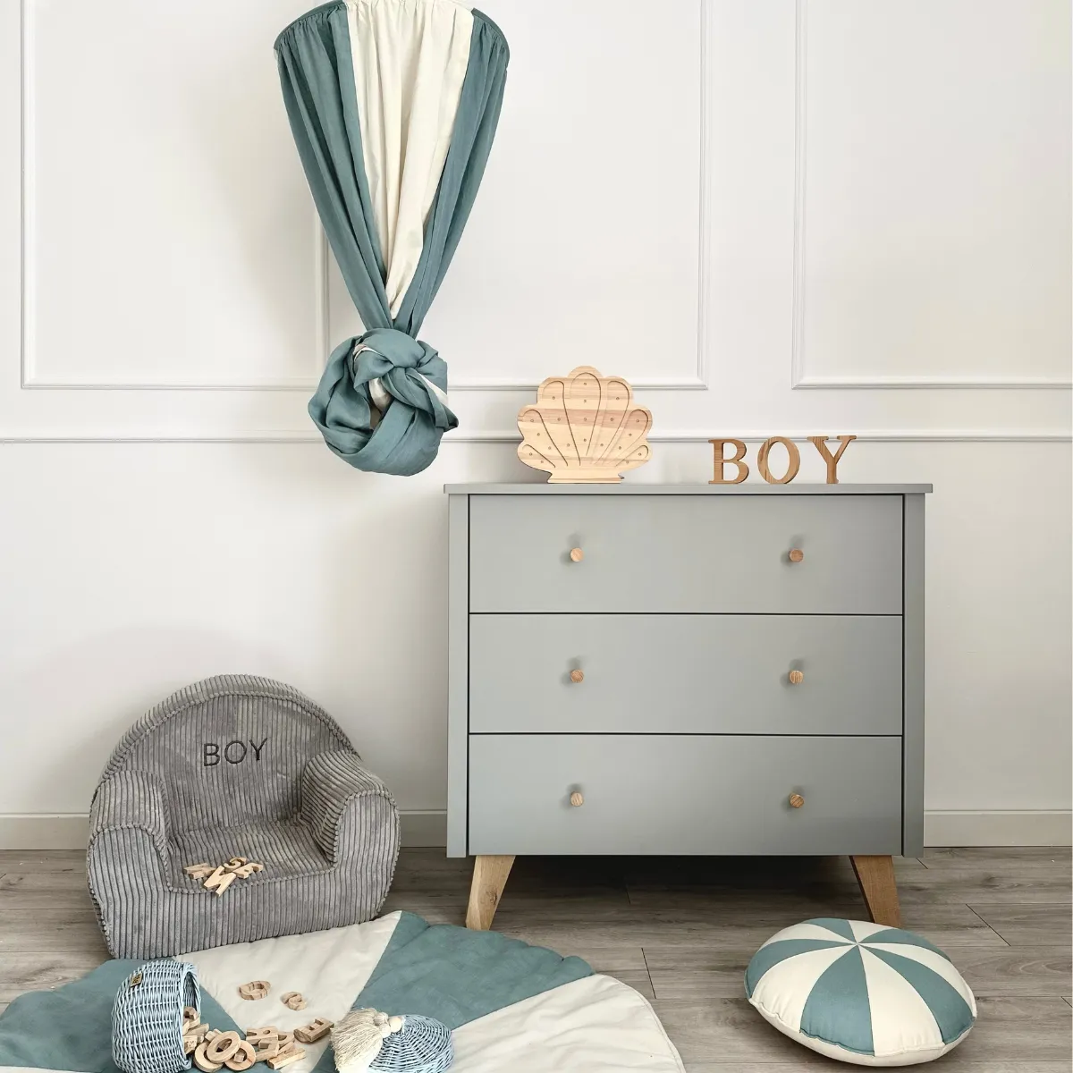 Komoda dziecięca Zara Novelies szara z 3 szufladami i opcją przewijaka