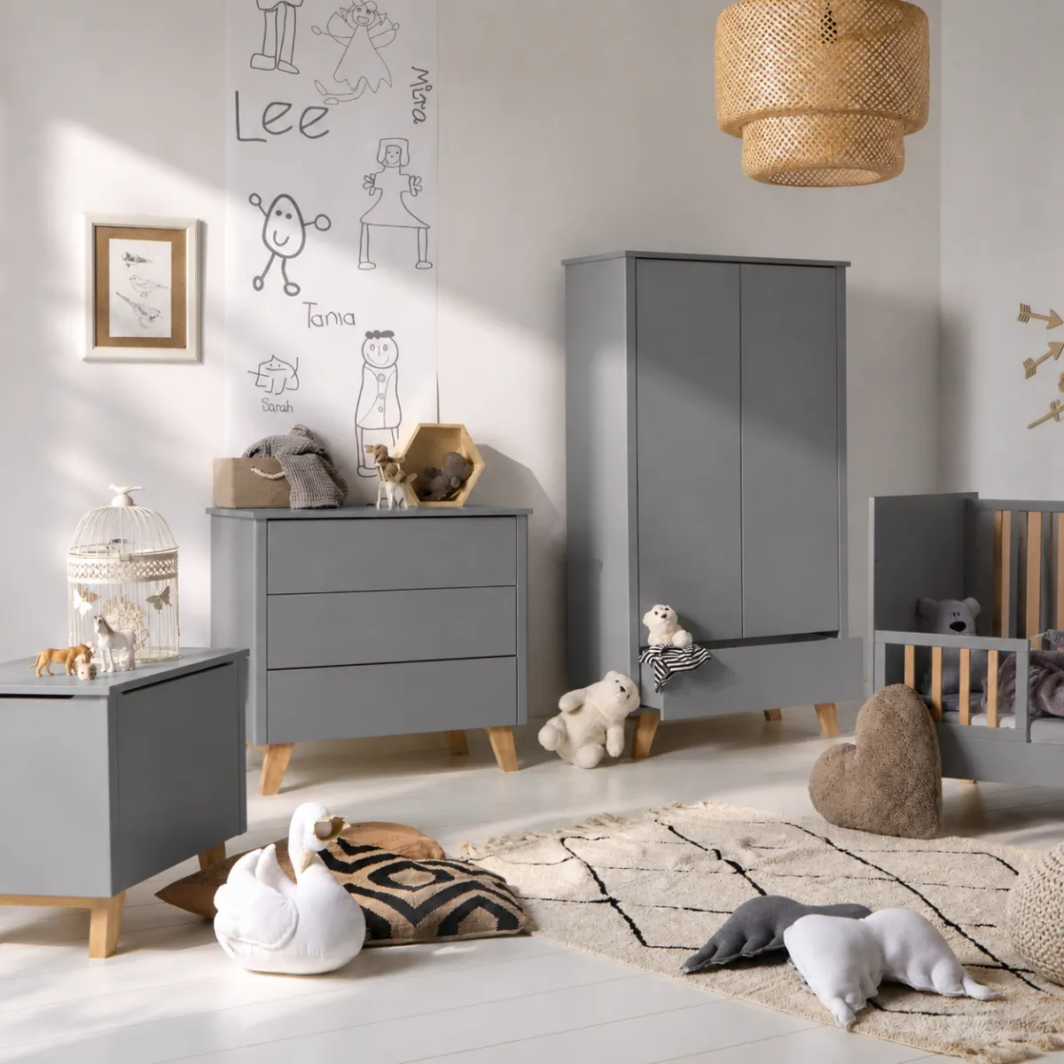 Szare meble dziecięce Zara Novelies w pokoju dziecka