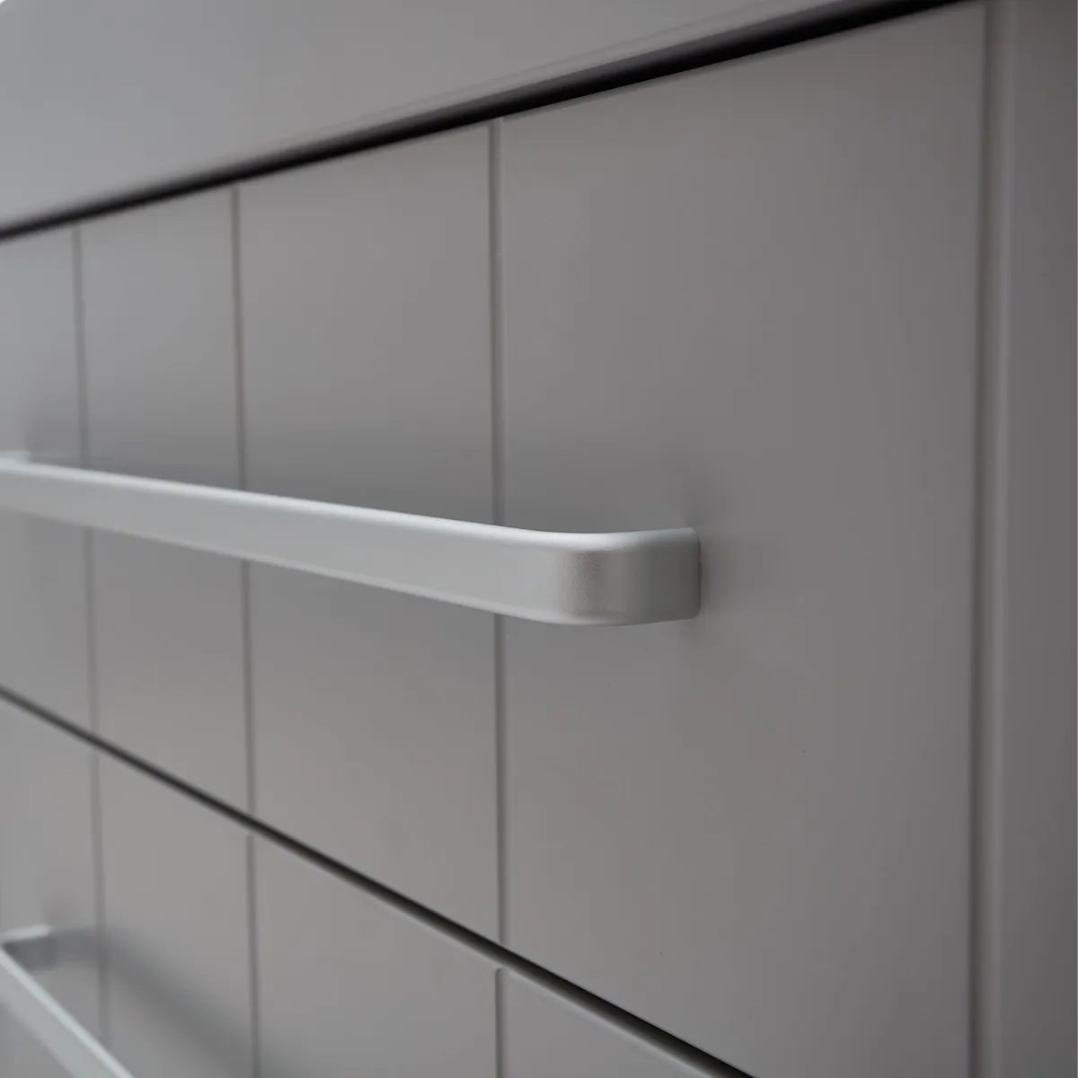 Wymiary dużej komody dziecięcej Pinio Calmo szarej