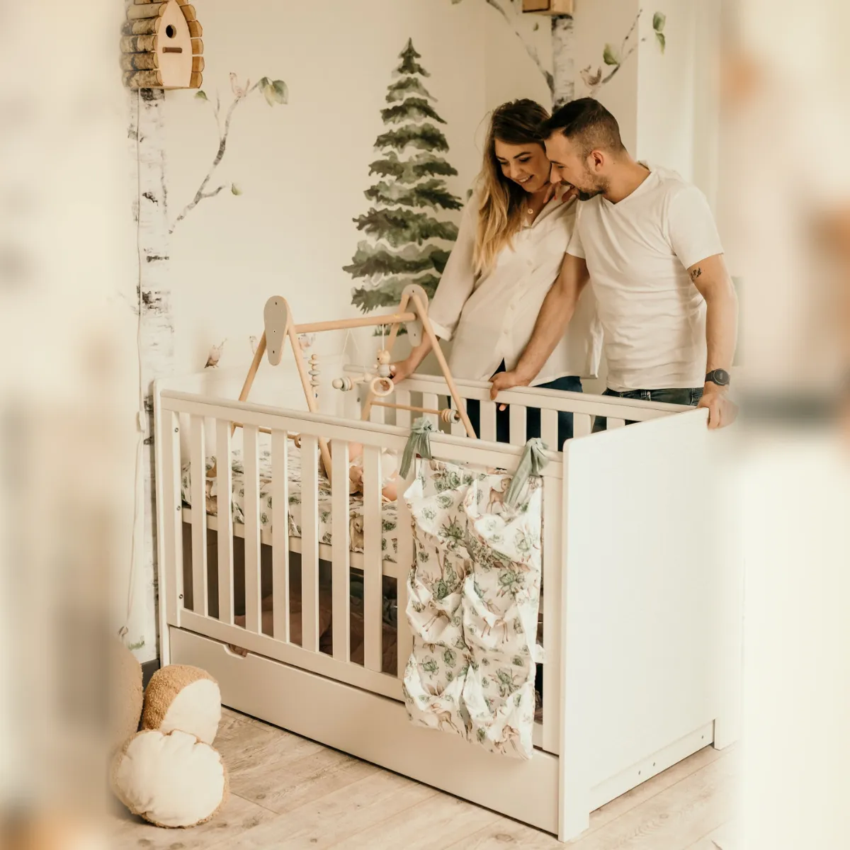 Łóżeczko tapczanik Pinio Marsylia białe 140x70 do pokoju dziecka