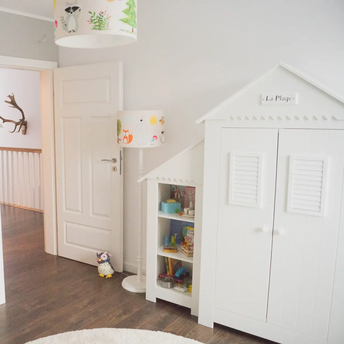 Regał dostawka Pinio Marsylia biały w pokoju dziecka