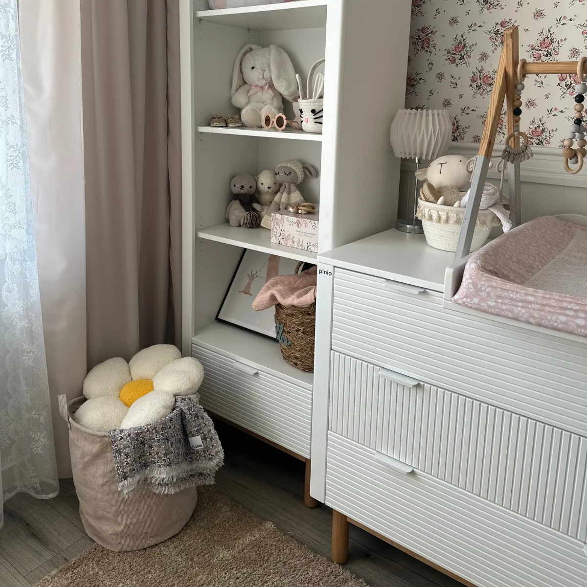 Duża komoda dziecięca PINIO MILOO biała aranżacja pokoju dziecka