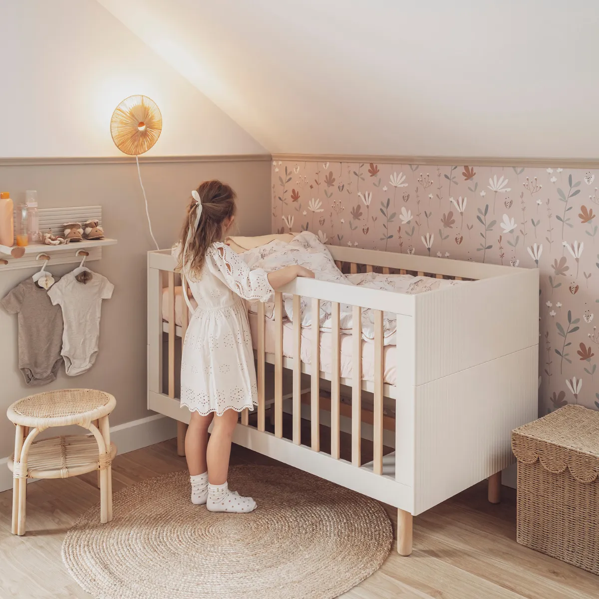 Łóżeczko 140x70 PINIO MILOO szampan z funkcją tapczanika do pokoju dziecka