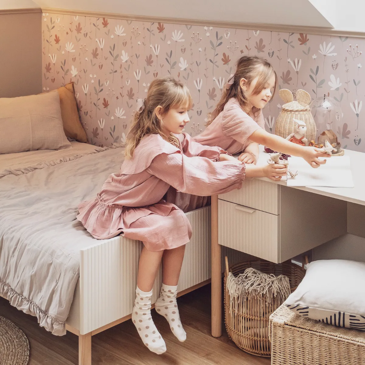 Łóżko dziecięce 120x200 szampańskie PINIO MILOO – łóżko dla nastolatka