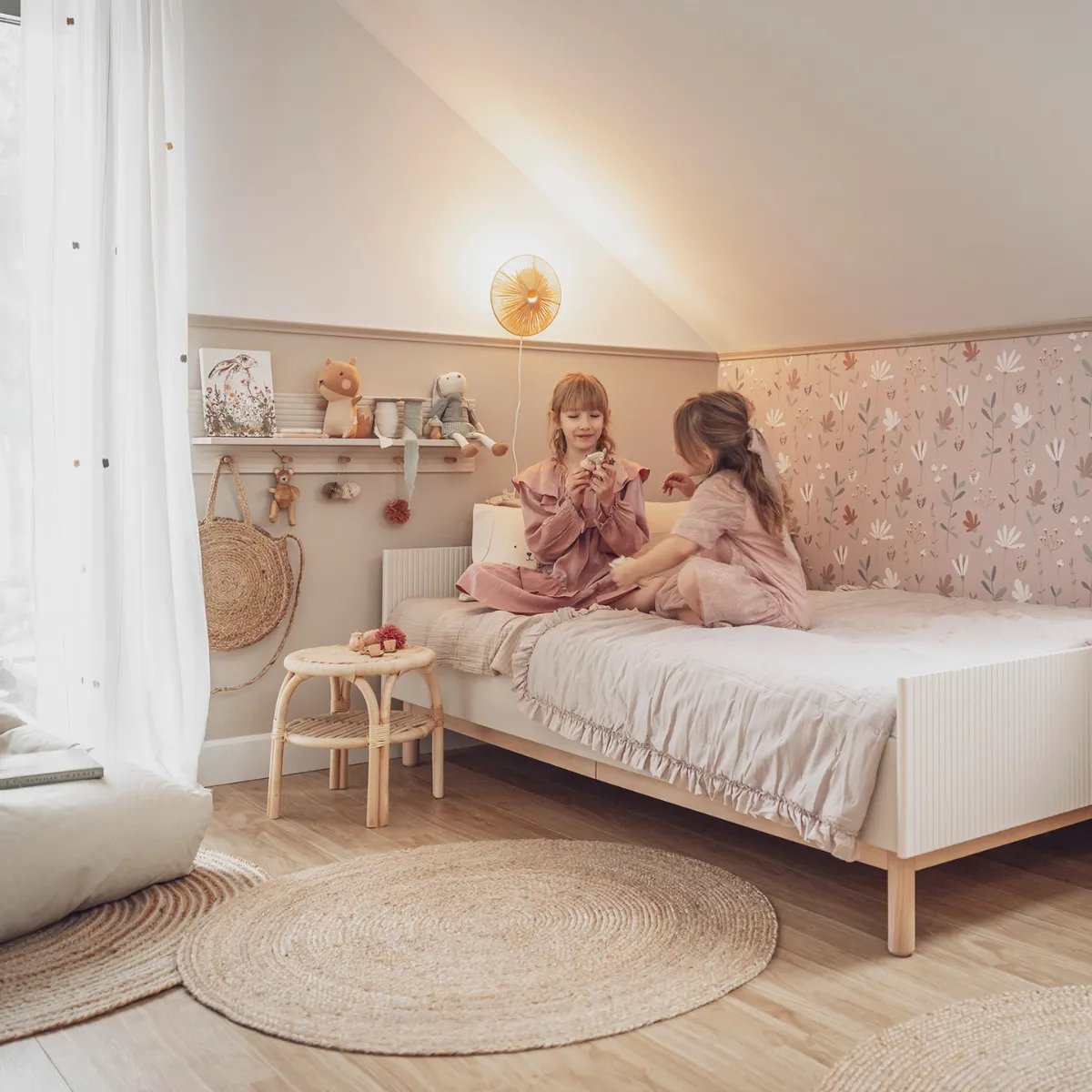 Łóżko dziecięce PINIO MILOO 90x200 szampan – łóżko dla dziecka i nastolatka