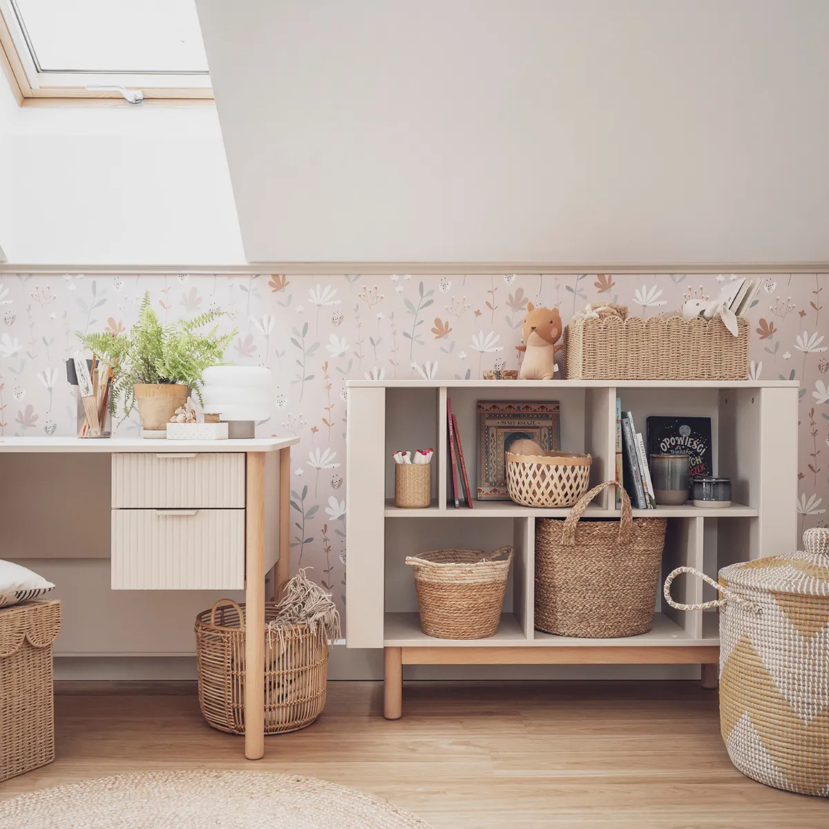 Regał dziecięcy PINIO MILOO szampański aranżacja pokoju dziecka