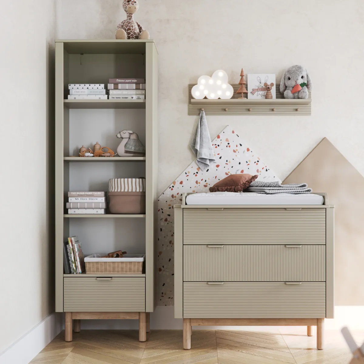 Regał PINIO MILOO szampański w pokoju dziecka