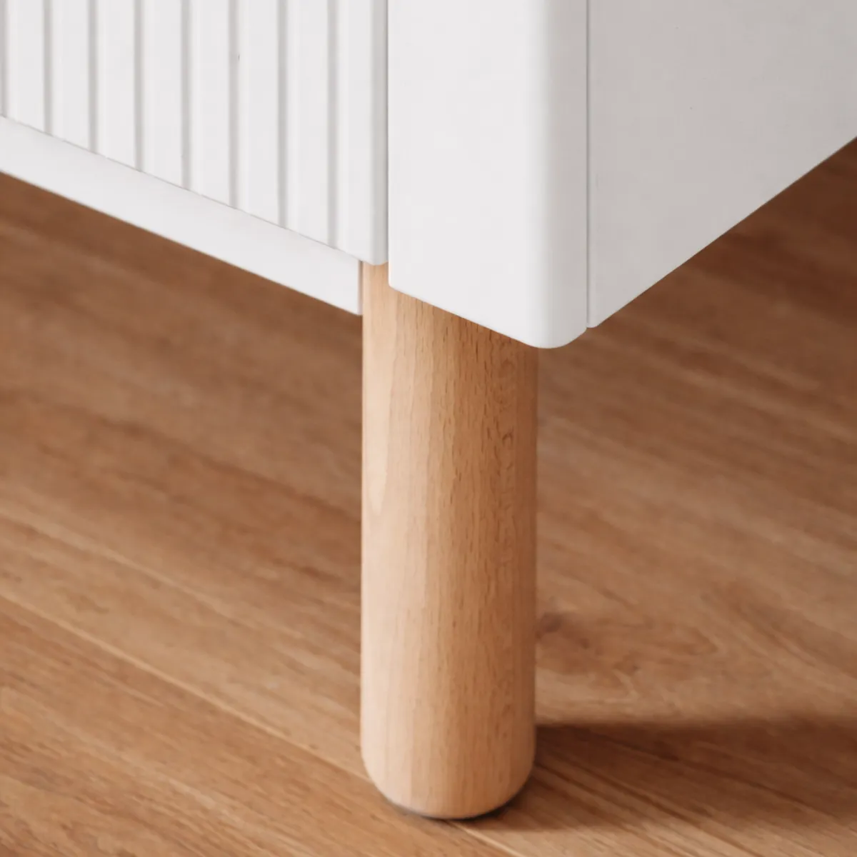 Skrzynia na zabawki PINIO MILOO biała – detale i wykonanie