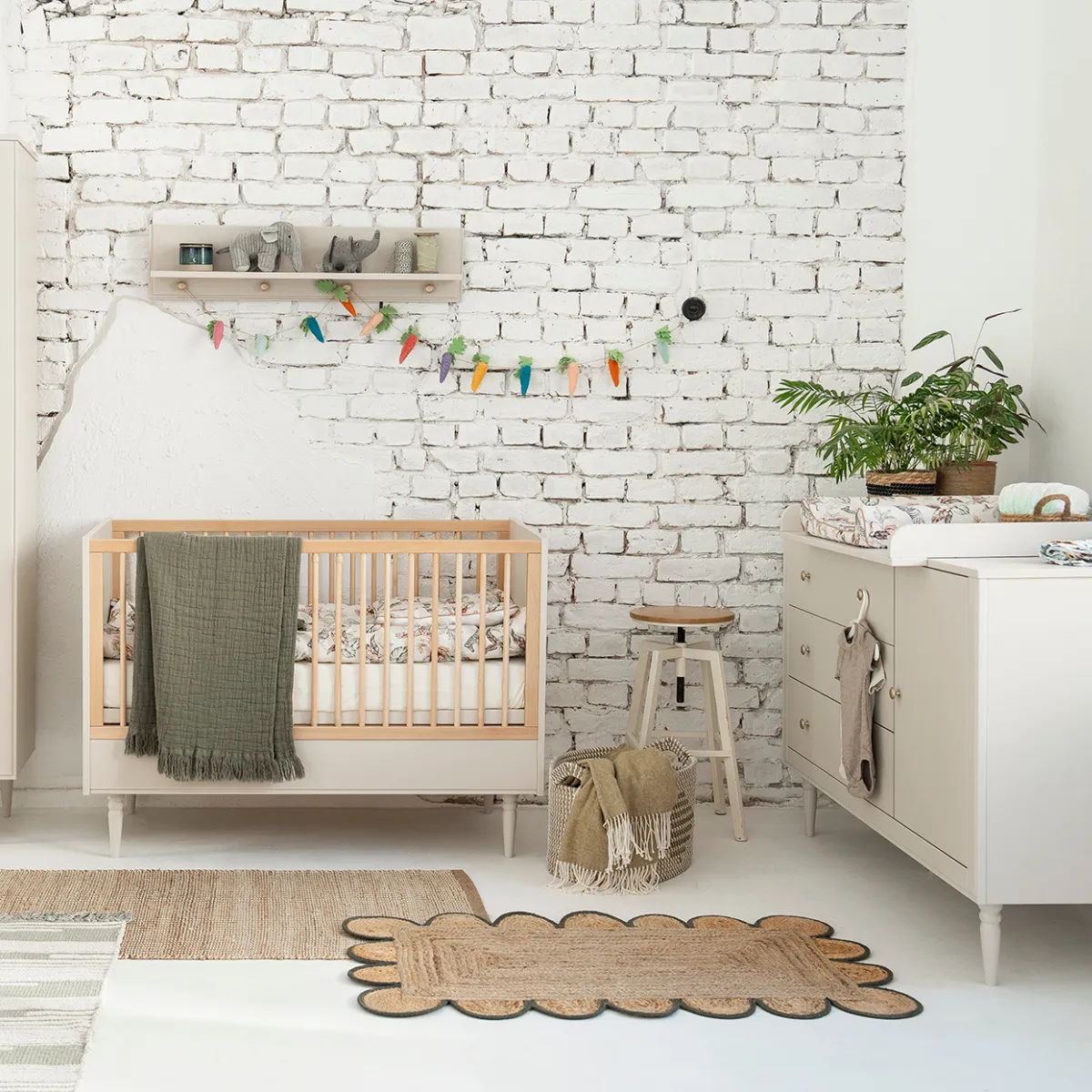 Łóżeczko niemowlęce Pinio Petite 120x60