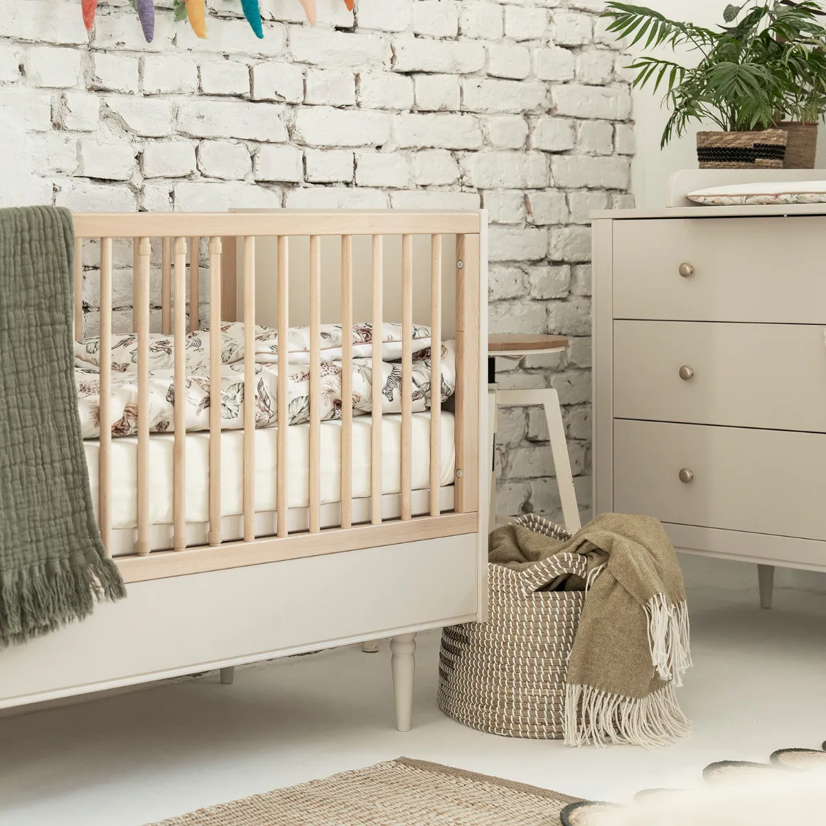 Łóżeczko Pinio Petite 140x70 wymiary