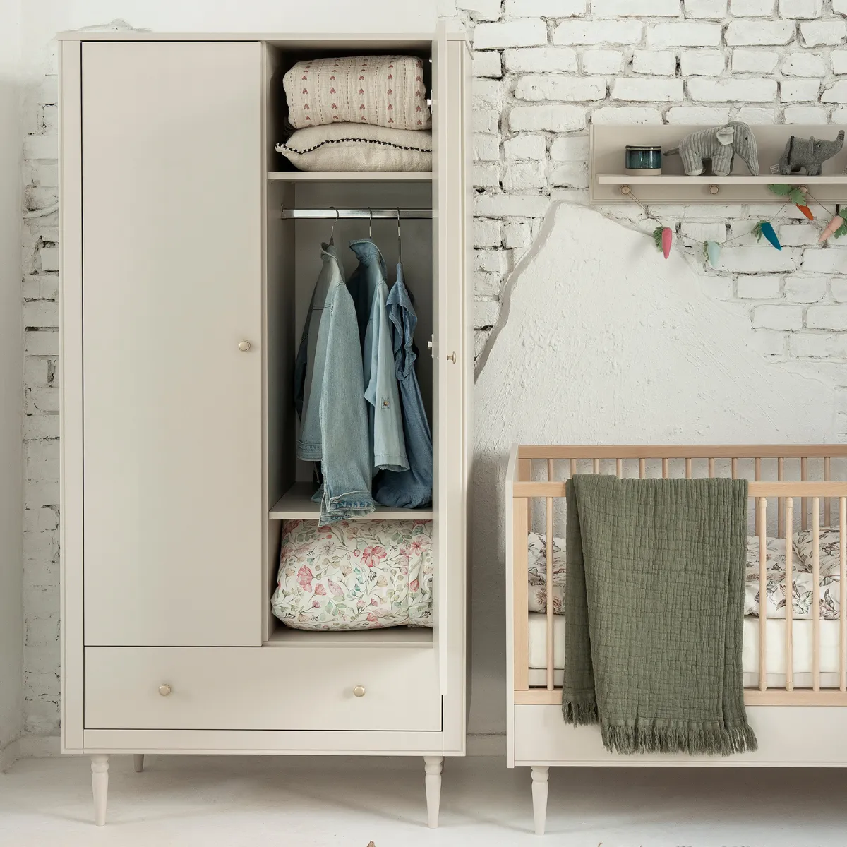 Łóżeczko niemowlęce Pinio Petite 140x70