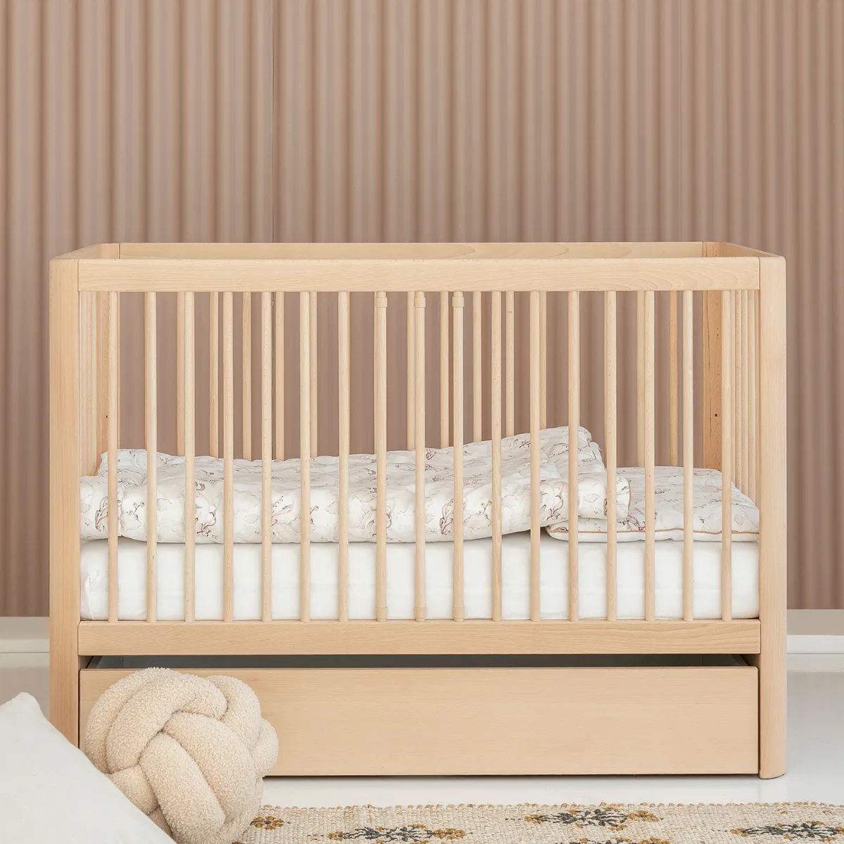 Łóżeczko-tapczanik Pinio Pure 120x60 w naturalnym drewnie