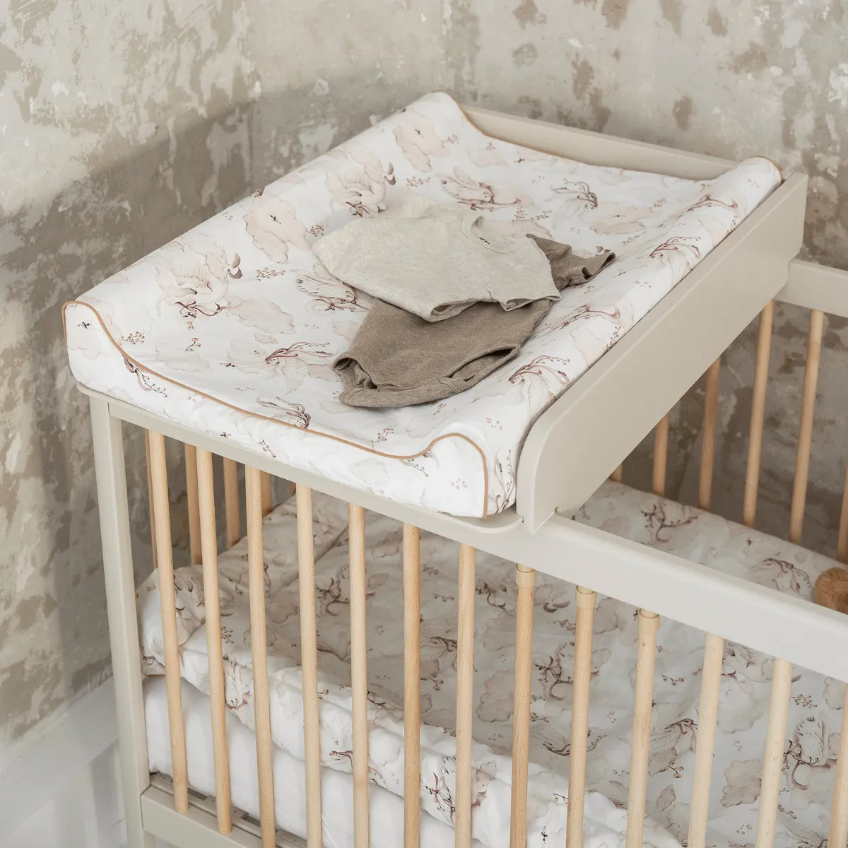 Łóżeczko Pinio Pure 120x60 z opcjonalnymi dodatkami