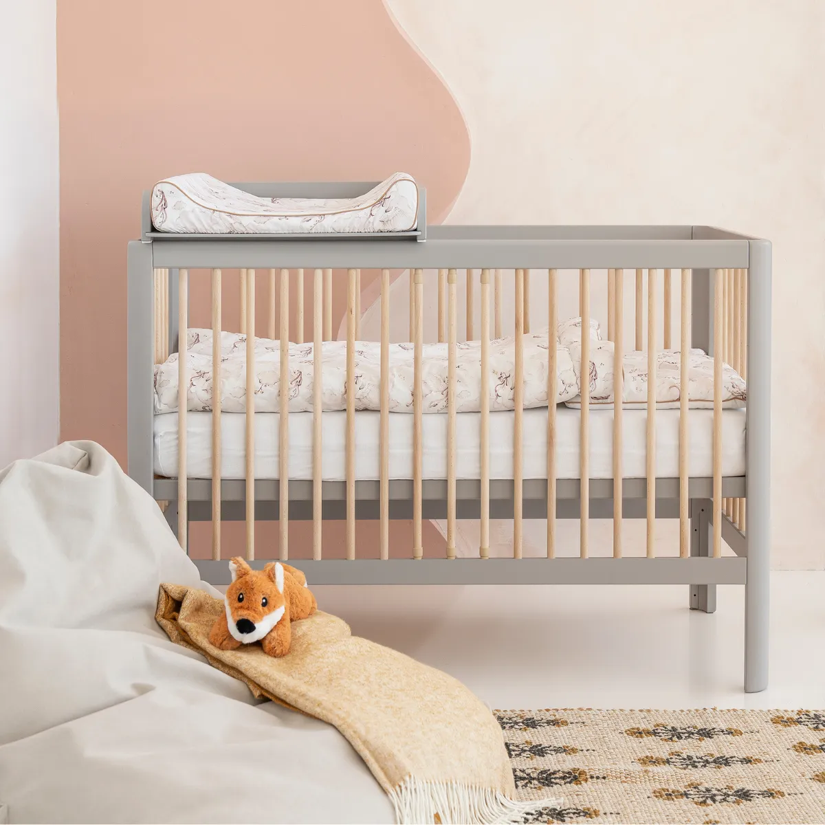 Łóżeczko Pinio Pure 120x60 szare z opcjonalnymi dodatkami