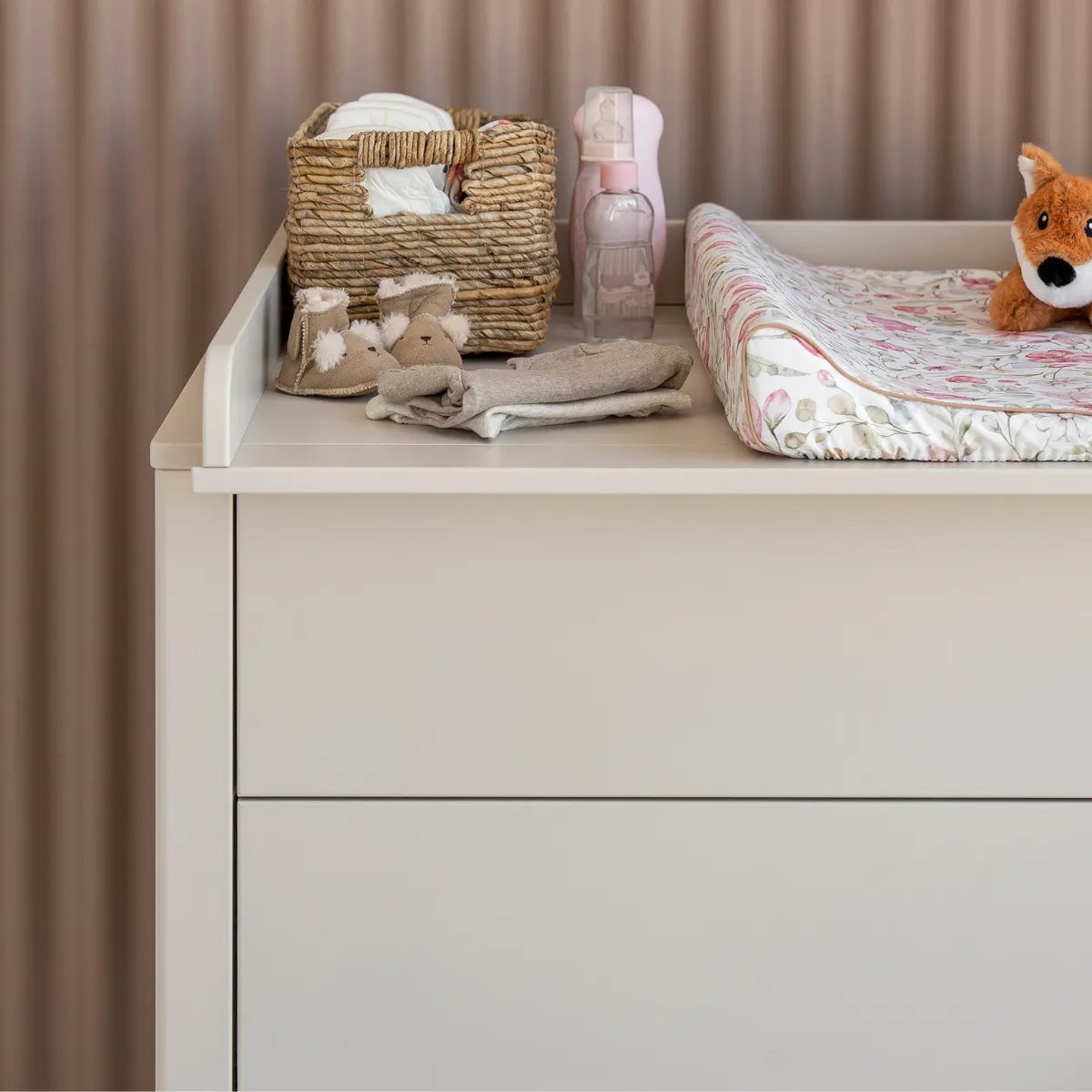 Komoda Pinio Seth z nakładką do przewijania