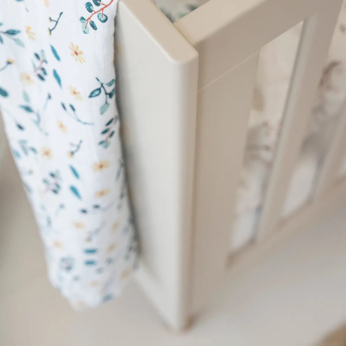 Łóżeczko Pinio Seth 70x140 w pokoju dziecka