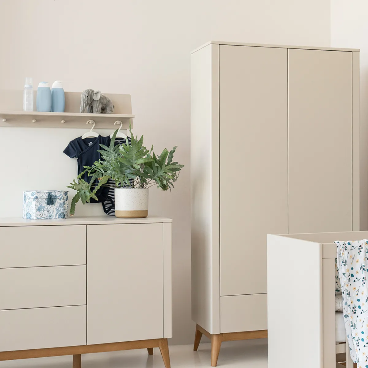 Półka wisząca Pinio Seth w aranżacji pokoju dziecka