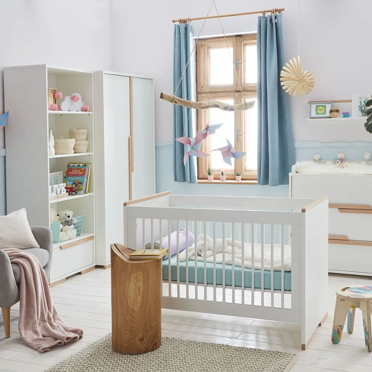 Łóżeczko Pinio Snap 120x60 do pokoju dziecka