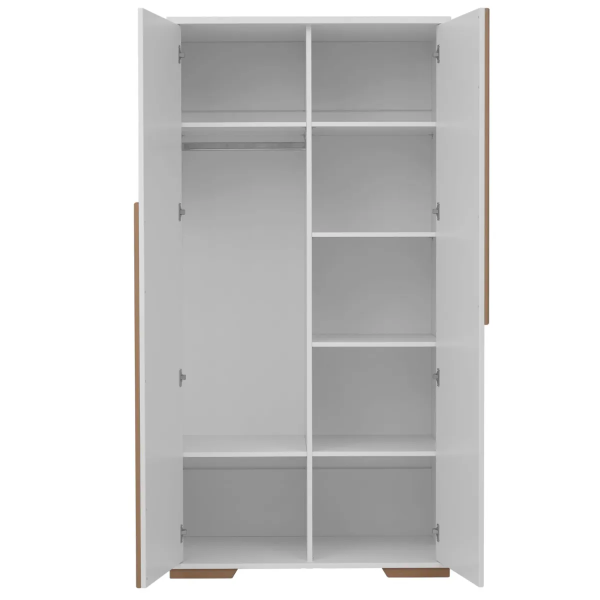 Wnętrze szafy Pinio Snap z półkami i drążkiem