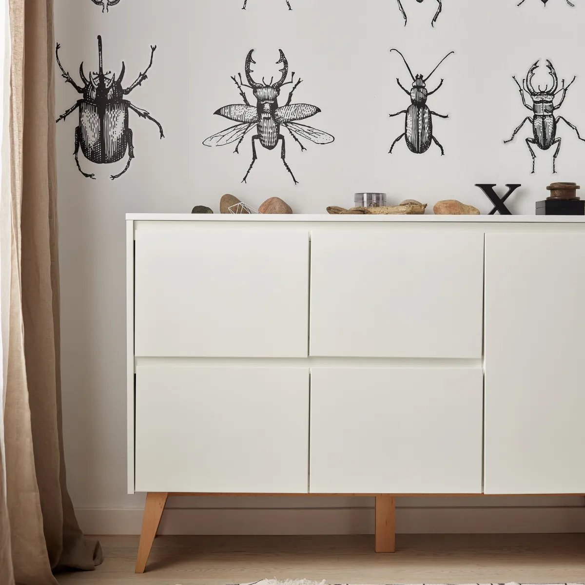 Biała komoda dziecięca PINIO SWING w aranżacji pokoju dziecka