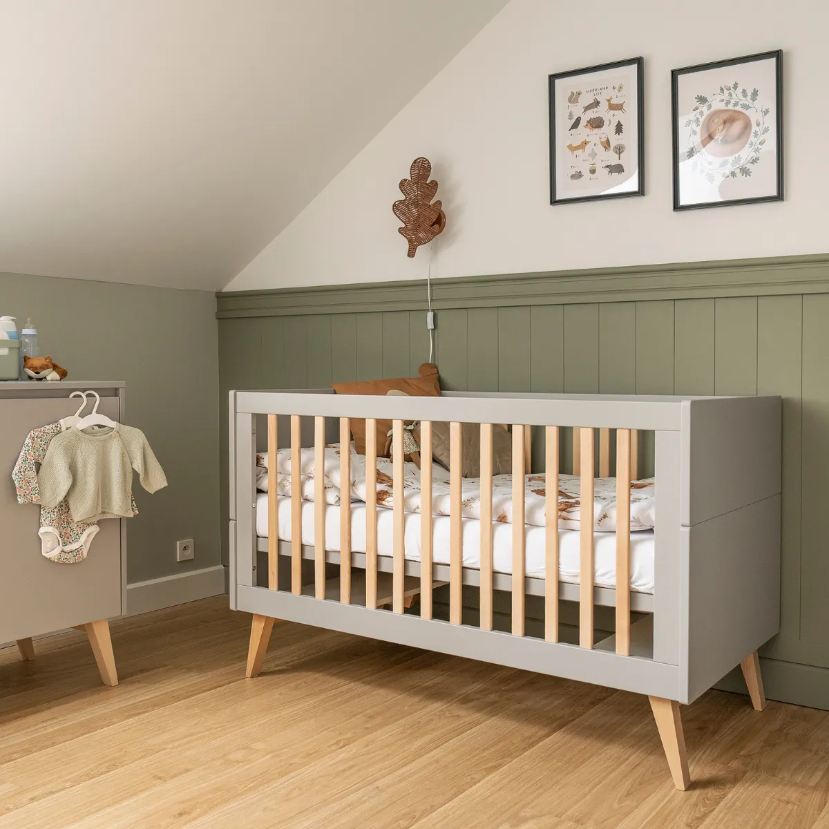 wymiary łóżeczka 70x140 PINIO SWING szare