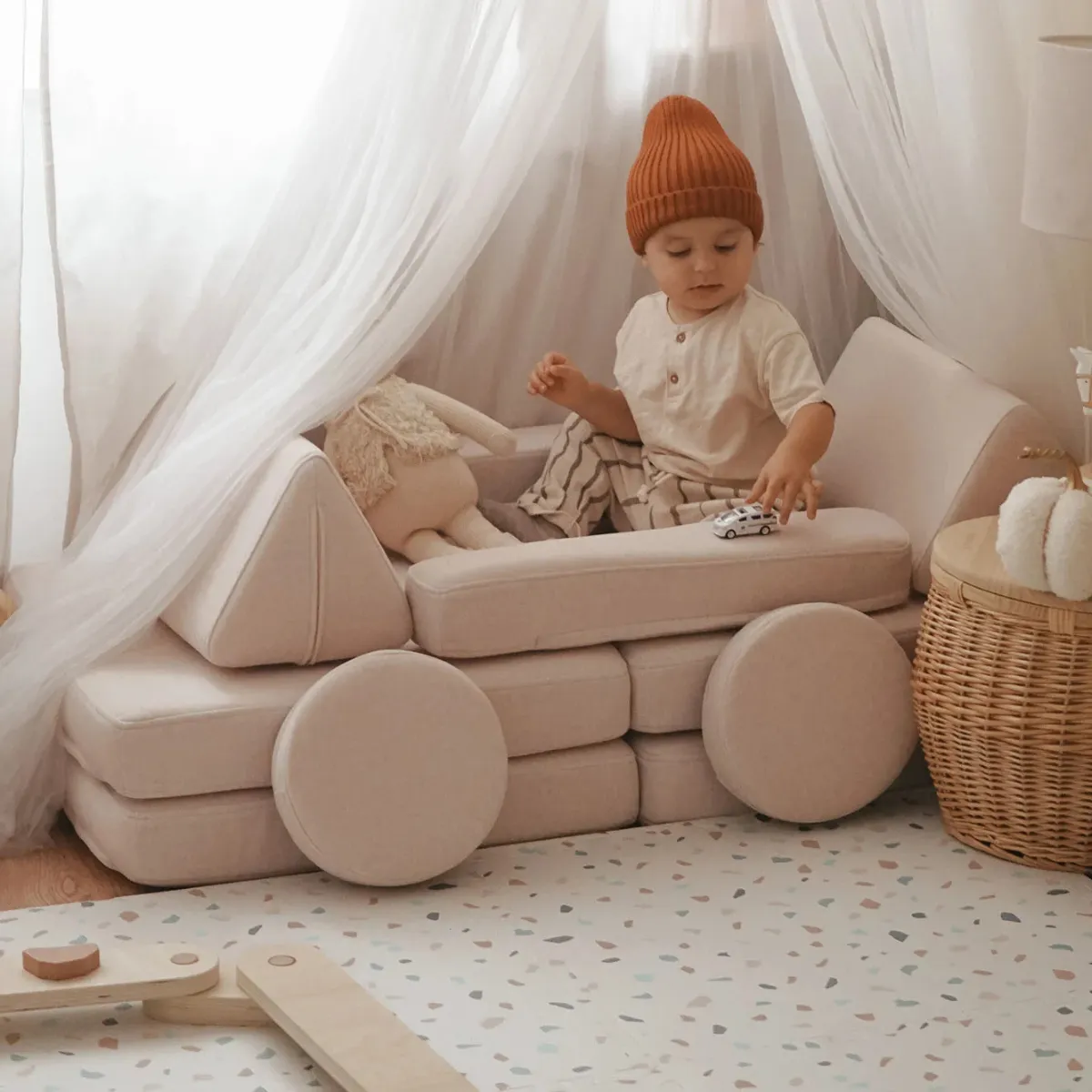 Sofa SHAPPY Mini Ultra Plush delikatny beż do pokoju dziecka
