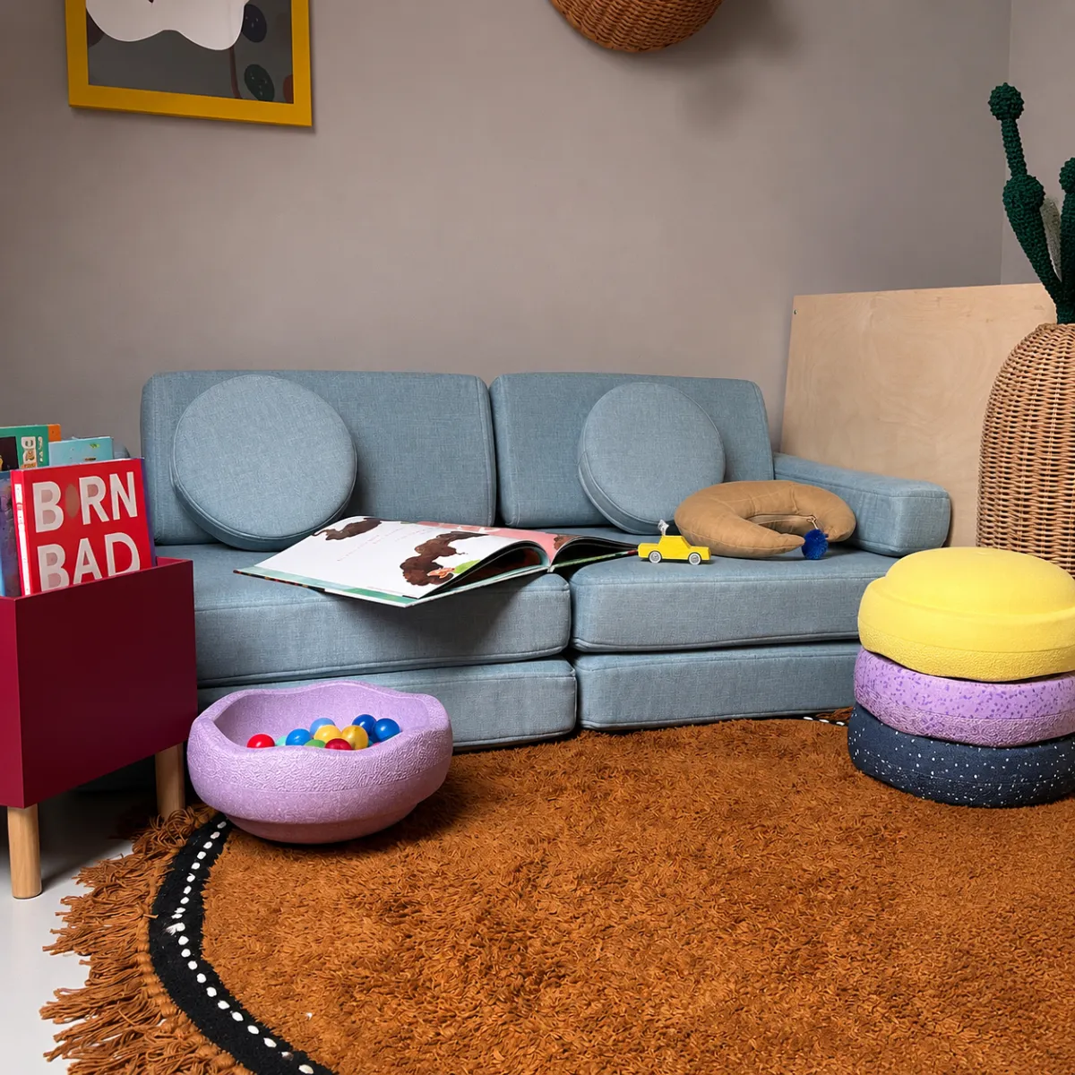 Sofa SHAPPY Mini sztruks Niebieska w showroomie FUMIO Warszawa