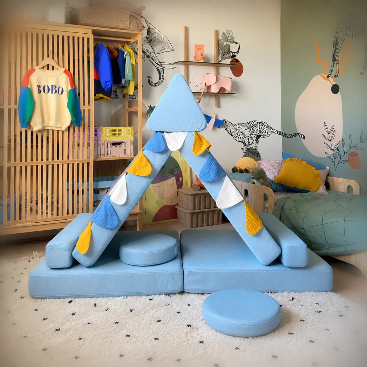 Sofa modułowa Shappy Play niebieska w showroomie FUMIO Warszawa